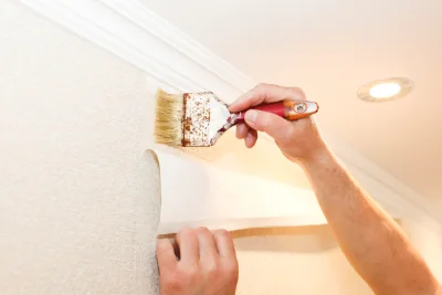 Pose de papier peint à Triguères — revêtements muraux et toiles de verre